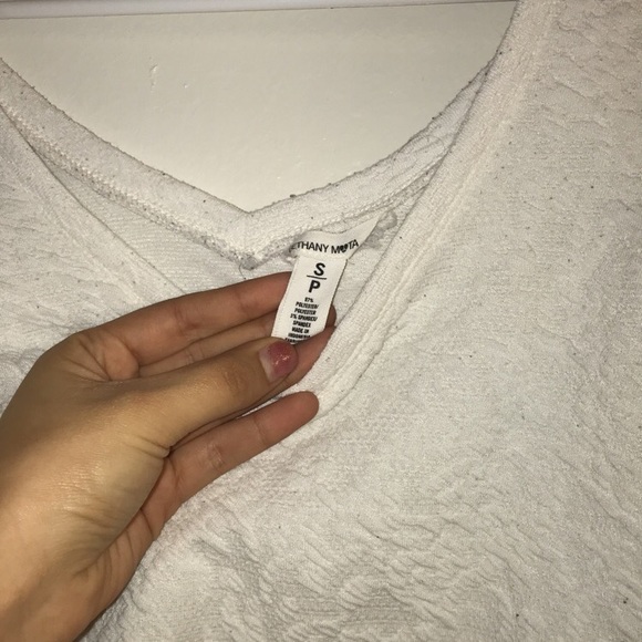 NWOT Bethany Mota White Textured Fitted Crop Top - Picture 4 of 4